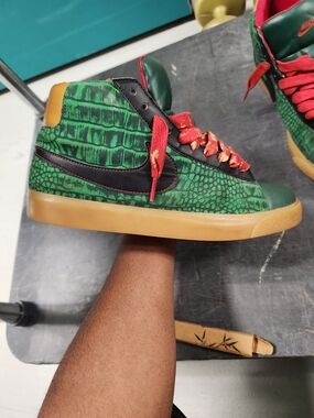 *RARE* Nike Blazer MID "GODZILLA TEAM GREEN" sz 9.5